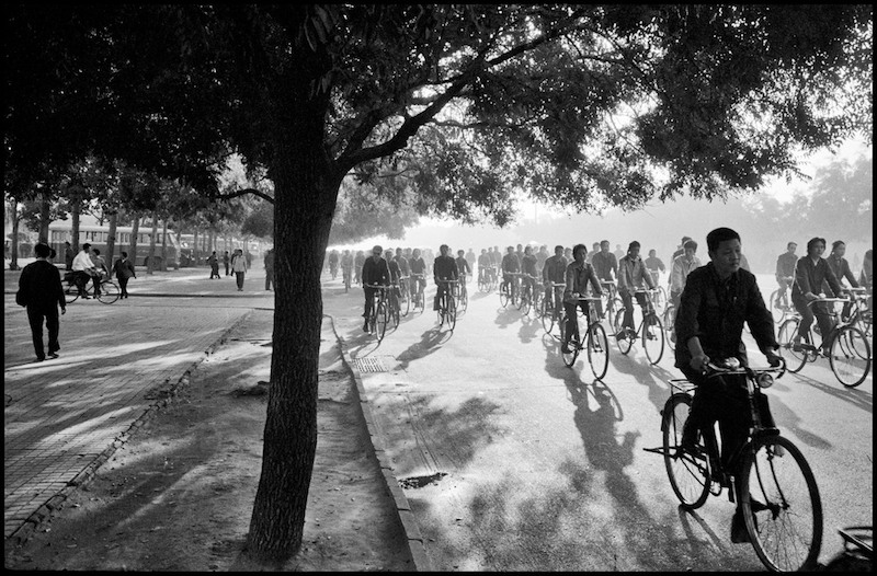 6:30 am, Chang An Avenue, Beijing. © The Inge Morath Foundation