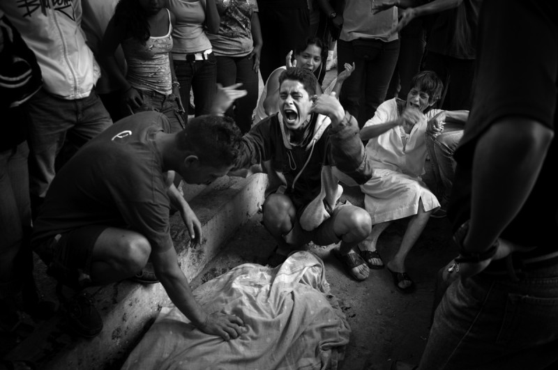 Caracas, The City of Lost Bullets © Lurdes R. Basolí